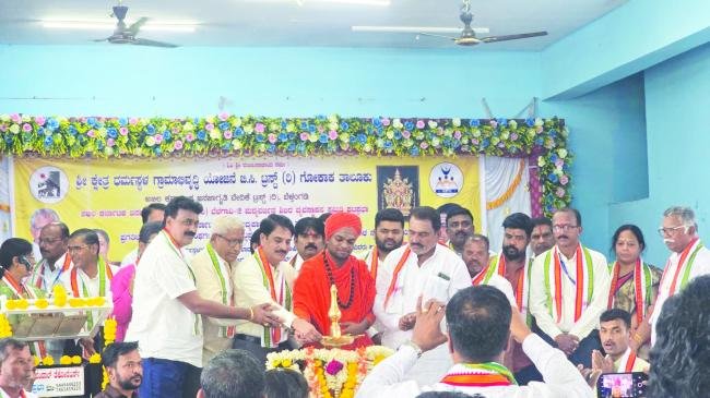 ದುಶ್ಚಟ ತೊರೆದು ಉತ್ತಮ ಜೀವನ ನಡೆಸಿ: ವಿರೂಪಾಕ್ಷ ಶ್ರೀ