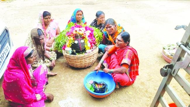 ಜೋಕಮಾರನ ಆಚರಣೆ: ಮಳೆ ಬರಲಿದೆ ಎಂಬ ರೈತರ ನಂಬಿಕೆ