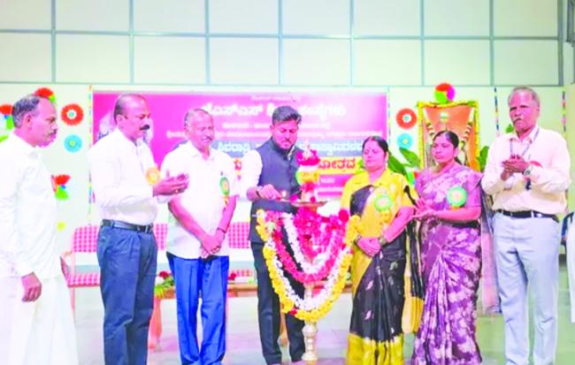 ಶಿಕ್ಷಣ ಸಂಸ್ಥೆಗಳ ಮೂಲಕ ಸಮಾಜದ ಅಭಿವೃದ್ಧಿಗೆ ಮಠಗಳ ಕೊಡುಗೆ: ಕೃಷ್ಣನಾಯಕ  