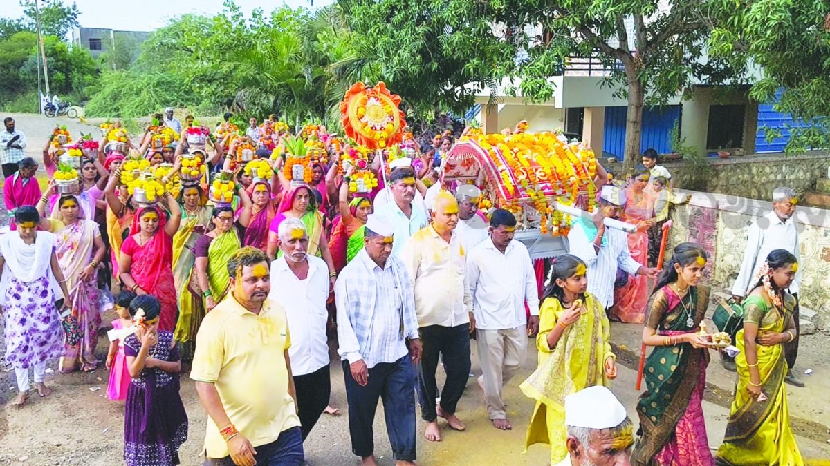 ಉತ್ತಮ ಮಳೆಗಾಗಿ ಶ್ರೀ ಮಹಾಲಕ್ಷ್ಮೀ ದೇವಿಗೆ ಜಲಾಭಿಷೇಕ