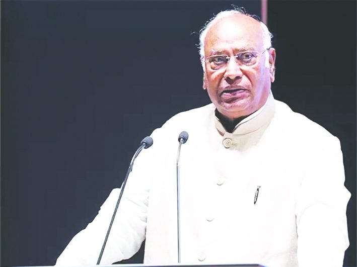 ಲಾಲ್ ಬಹದ್ದೂರ್ ಶಾಸ್ತ್ರಿ ಅವರ ಸರಳತೆ, ಪ್ರಾಮಾಣಿಕತೆ ಹಾಗೂ ರಾಷ್ಟ್ರ ನಿರ್ಮಾಣದ ಪರಂಪರೆಯನ್ನು ಸ್ಮರಿಸಿದ ಖರ್ಗೆ