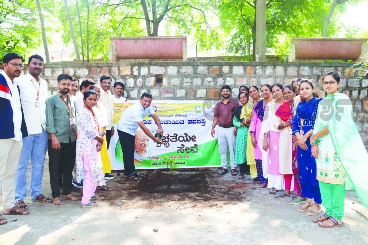 ಗಾಂಧಿ ಜಯಂತಿ: ತಾಪಂನಲ್ಲಿ ಸ್ವಚ್ಛತಾ ಸೇವಾ ಅಭಿಯಾನ