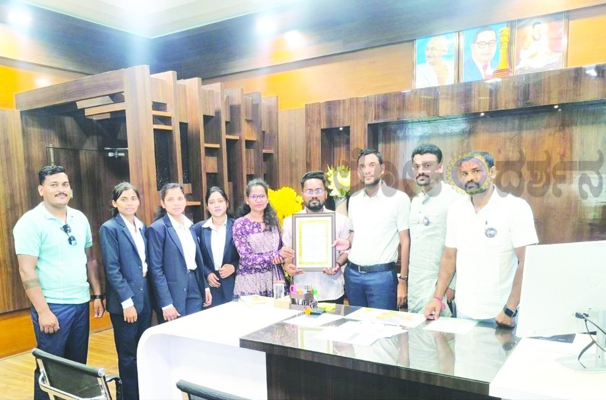 “ವಸತಿ ನಿಲಯಗಳ ಸಮಸ್ಯೆ ಪರಿಹಾರಕ್ಕೆ ಆಗ್ರಹ”