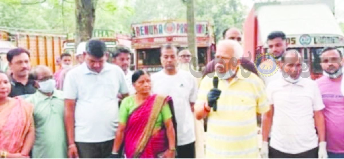 ದಾಂಡೇಲಿ: ಶಾಸಕ ಆರಿ​‍್ವ. ದೇಶಪಾಂಡೆ ನೇತೃತ್ವದಲ್ಲಿ ಸ್ವಚ್ಛತಾ ಅಭಿಯಾನ