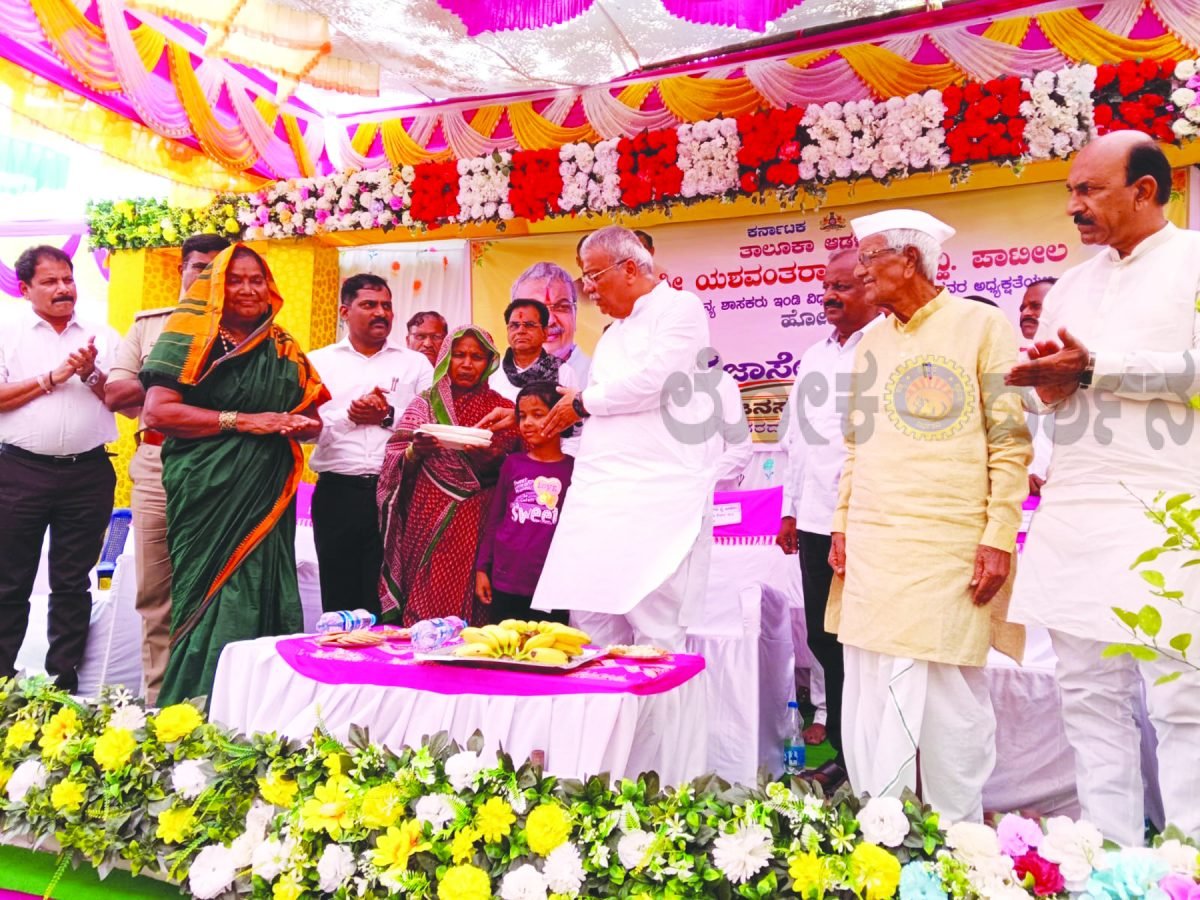 ಸಾರ್ವಜನಿಕ ಸಮಸ್ಯೆಗಳಿಗೆ ತ್ವರಿತವಾಗಿ ಸ್ಪಂದಿಸಿ: ಯಶವಂತರಾಯಗೌಡ