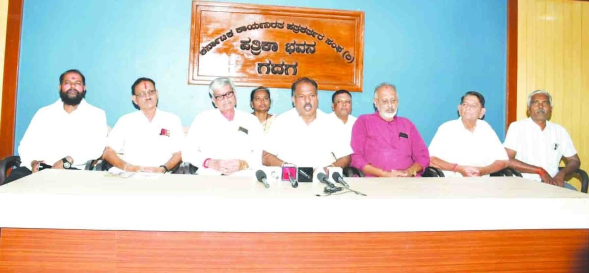 ಕೇಂದ್ರ ಸಚಿವ ಪ್ರಲ್ಹಾದ ಜೋಶಿ ಹಾಗೂ ಕುಟುಂಬದವರನ್ನು ನಿಂದನೆ  ಮಾಡಿರುವುದು ಖಂಡನೀಯ : ರವಿಂಧ್ರನಾಥ ದಂಡಿನ