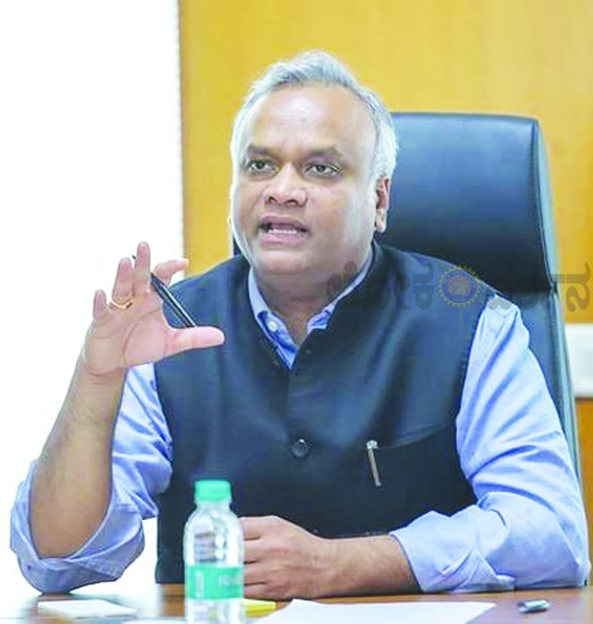ಎಸ್‌ಐಆರ್‌ ವಿಚಾರದಲ್ಲಿ ಬಿಜೆಪಿ, ಚುನಾವಣಾ ಆಯೋಗದ ವಿರುದ್ಧ ಪ್ರಿಯಾಂಕ್ ಖರ್ಗೆ ವಾಗ್ದಾಳಿ; 400ಕ್ಕೂ ಹೆಚ್ಚು ಪೂರ್ವಮುದ್ರಿತ ಅರ್ಜಿಗಳ ಬಗ್ಗೆ ಪ್ರಶ್ನೆ