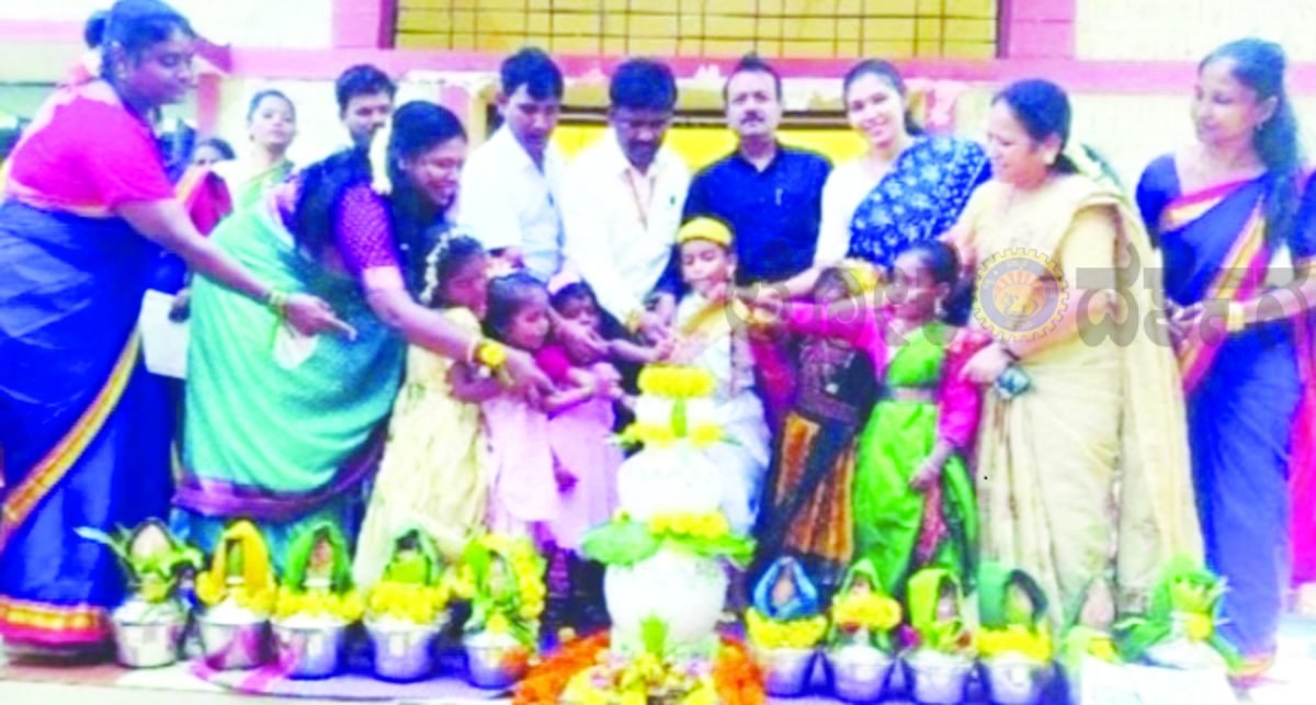 " ಹೆಣ್ಣು ಮಗು ರಕ್ಷಣೆ , ಶಿಕ್ಷಣಕ್ಕೆ ಆದ್ಯತೆ  ಕೊಡಿ"