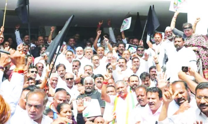 ಕೇಂದ್ರ, ಚುನಾವಣಾ ಆಯೋಗದ ವಿರುದ್ಧ ಕರ್ನಾಟಕ ಕಾಂಗ್ರೆಸ್‌ನ ‘ಕರಾಳ ದಿನ’ ಪ್ರತಿಭಟನೆ