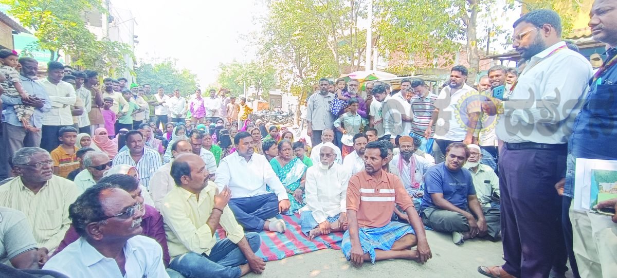 ಮೂಲಭೂತ ಸೌಲಭ್ಯಕ್ಕಾಗಿ ಸಾರ್ವಜನಿಕರ ರಸ್ತೆ ತಡೆ ಪ್ರತಿಭಟನೆ: ಪಾಲಿಕೆ ಸದಸ್ಯ ಮುಂಡ್ಲೂರ್  ಪ್ರಭಂಜನ್ ಕುಮಾರ್  ಆಕ್ರೋಶ