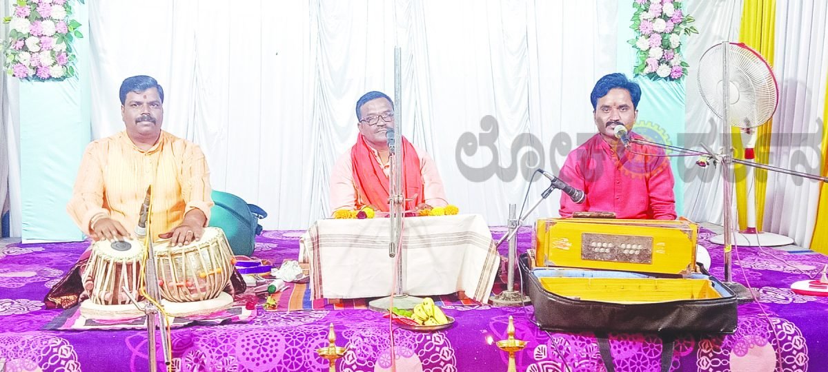 ಅಧ್ಯಾತ್ಮದ ಮಾರ್ಗ ಅನುಸರಿಸುವುದು ಅತ್ಯಗತ್ಯ: ಪ್ರಭಯ್ಯಶಾಸ್ತ್ರೀ ಹಿರೇಮಠ