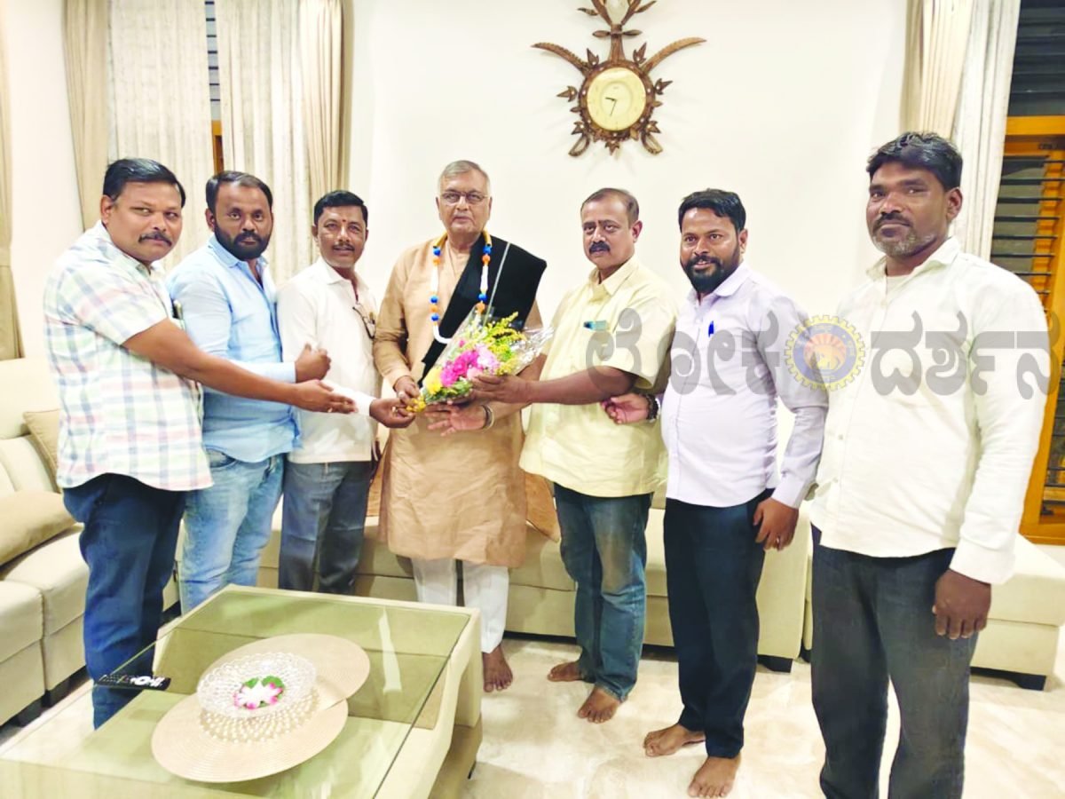 ಅಧ್ಯಕ್ಷ ವಾಸಣ್ಣ ಕುರಡಗಿ ಅವರಿಗೆ ಸನ್ಮಾನ
