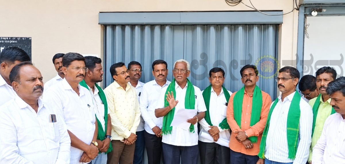 ಕಬ್ಬು ಹೋರಾಟಕ್ಕೆ ಕಾಗವಾಡ್ ರೈತರ ಬೆಂಬಲ..! ಶನಿವಾರ ರಸ್ತೆ ತಡೆಗೆ ವಿವಿಧ ಸಂಘಟನೆಗಳಿಂದ ಕರೆ..!!