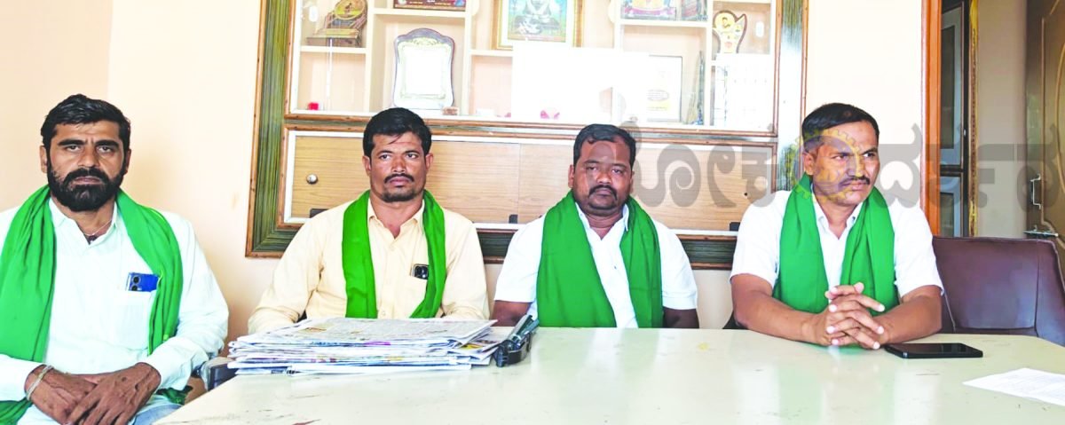 ಕಬ್ಬು ಬೆಳೆಗಾರರ ಹಿತರಕ್ಷಣೆ: ಅಕ್ಟೋಬರ್ 17 ರಂದು ಪ್ರಲ್ಹಾದ್ ಜೋಶಿ ಮನೆಗೆ ಪಾದಯಾತ್ರೆ  ರೈತ ಸಂಘಟನೆಗಳ ಕರೆ