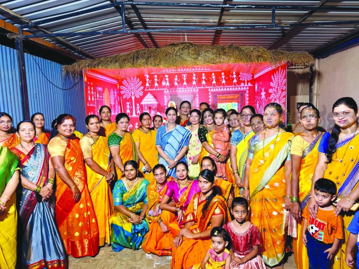 ನವರಾತ್ರಿ ಸಂಭ್ರಮ: ಕಂಗ್ರಾಳಿ ಕೆ.ಎಚ್‌. ಮತ್ತು ಹಿಂಡಲಗಾದಲ್ಲಿ ದೇವಿಯ ವಿಶೇಷ ಪೂಜೆಯಲ್ಲಿ ಲಕ್ಷ್ಮೀ ಹೆಬ್ಬಾಳಕರ್ ಭಾಗಿ