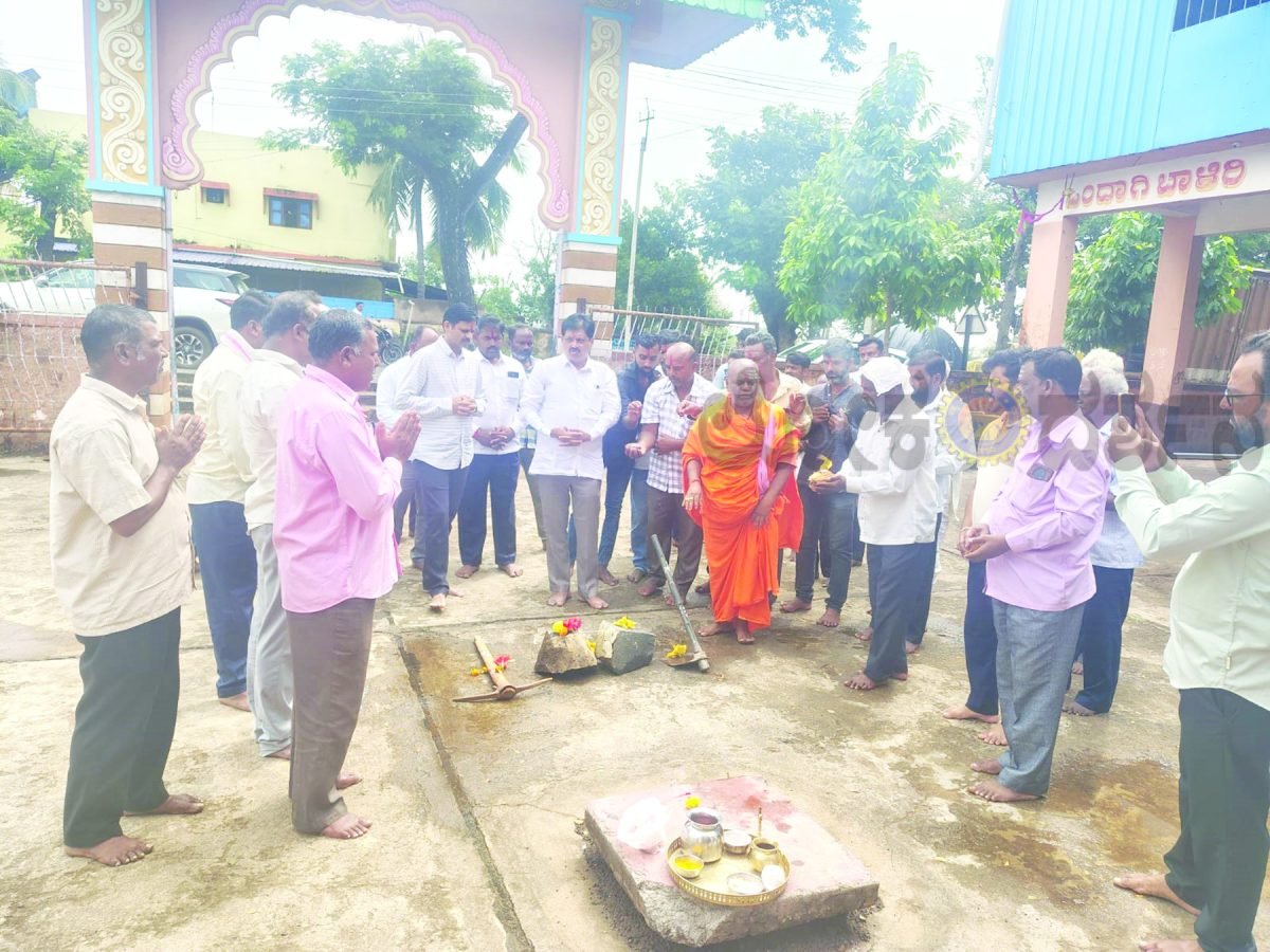 ಮಠ ಮಂದಿರಗಳ ಅಭಿವೃದ್ಧಿಗೆ ನಿರಂತರ ಕೆಲಸ : ಬಾಬಾಸಾಹೇಬ ಪಾಟೀಲ
