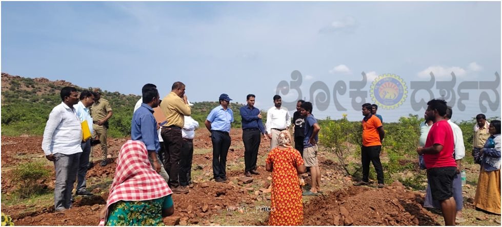 ಹೊನ್ನಳ್ಳಿ ತಾಂಡಾದಲ್ಲಿ ಉದ್ಯೋಗ ಖಾತರಿ ಕಾಮಗಾರಿ ವೀಕ್ಷಿಸಿದ ಜಿಲ್ಲಾ ಉಸ್ತುವಾರಿ ಕಾರ್ಯದರ್ಶಿ ಡಾ.ತ್ರಿಲೋಕ ಚಂದ್ರ ಕೆ.ವಿ