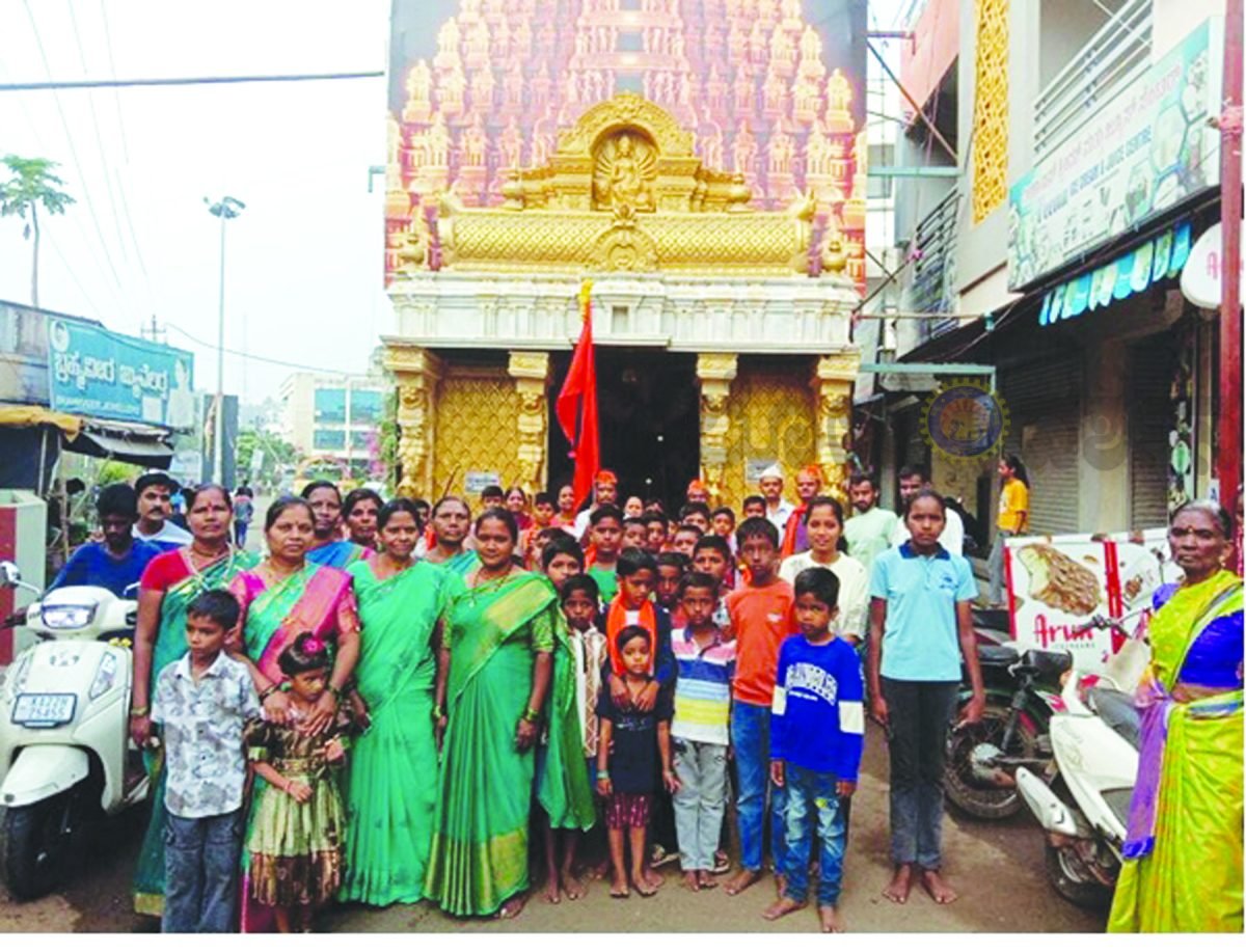 ನವರಾತ್ರಿ ಉತ್ಸವ ಗ್ರಾಮದ ಪ್ರಮುಖ ಬೀದಿಗಳಲ್ಲಿ ಶೋಭಾ ಯಾತ್ರೆ