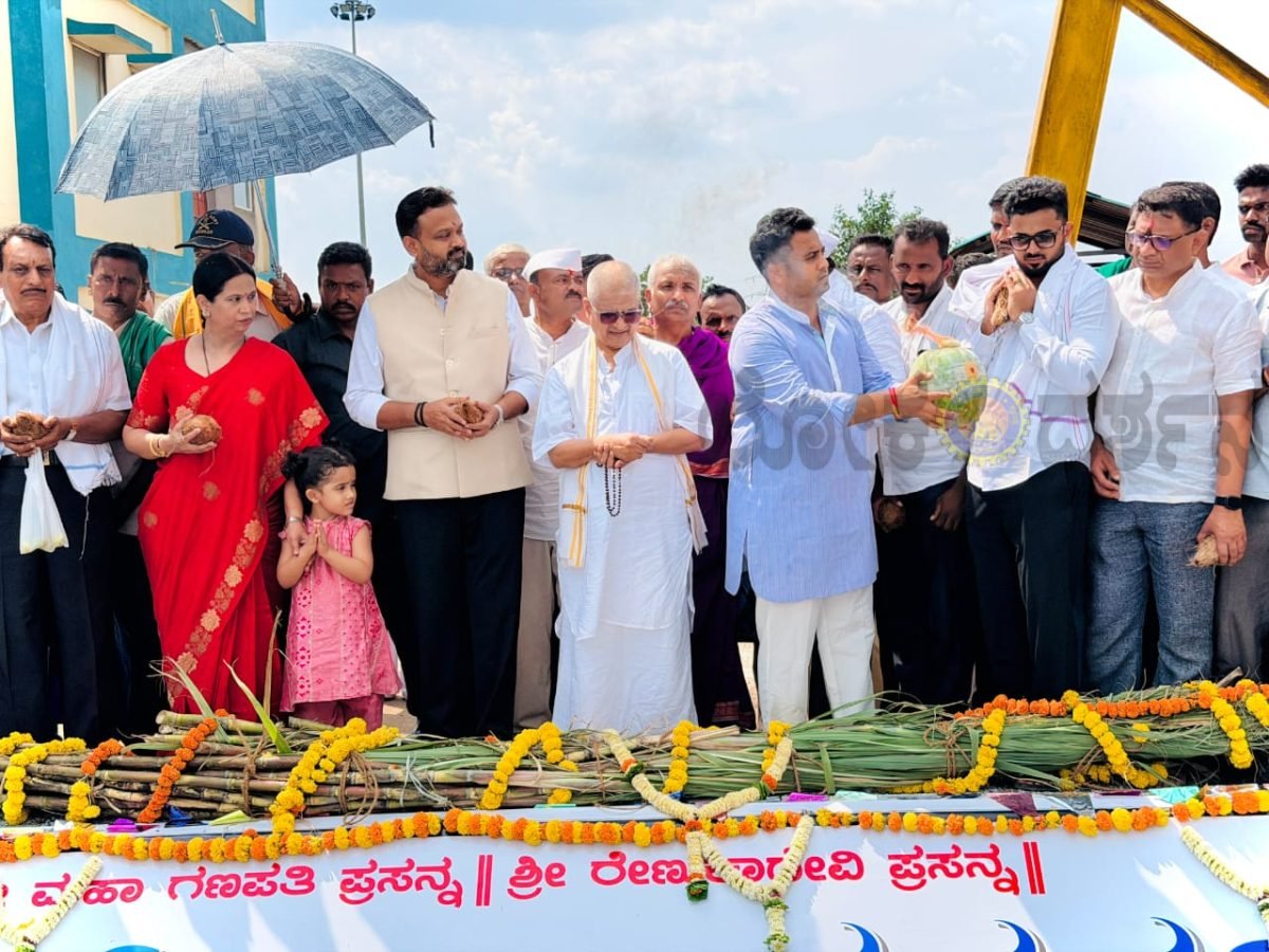 ಬಾಯ್ಲರ್ ಪ್ರದೀಪನ ಸಮಾರಂಭಕ್ಕೆ ಶ್ರೀ ಉಮೇಶ್ವರ ಶಿವಾಚಾರ್ಯ ಅಜ್ಜನವರಿಂದ ಚಾಲನೆ