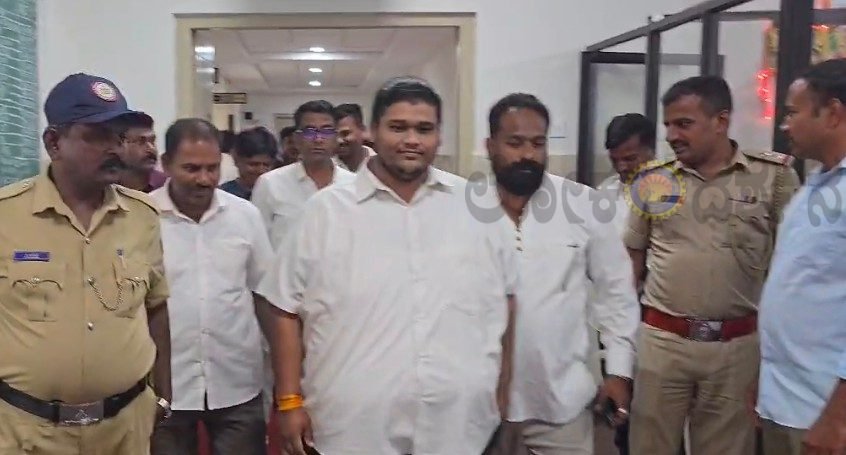 ನಾಡದ್ರೋಹಿ ಎಂಇಎಸ್ ಮುಖಂಡ ಶುಭಂ ಶೆಳಕೆ ಸೇರಿ ಇಬ್ಬರ ಬಂಧನ, ನ. 4 ವರೆಗೆ ನ್ಯಾಯಾಂಗ ವಶಕ್ಕೆ