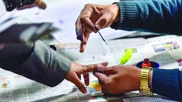 ಕರ್ನಾಟಕ ವಿಧಾನ ಪರಿಷತ್ತಿನ ನಾಲ್ಕು ಕ್ಷೇತ್ರಗಳಿಗೆ ಮತದಾನ ಆರಂಭ; ಕಾಂಗ್ರೆಸ್‌ಗೆ ಬಿಜೆಪಿ–ಜೆಡಿಎಸ್ ಮೈತ್ರಿಕೂಟದ ಸವಾಲು