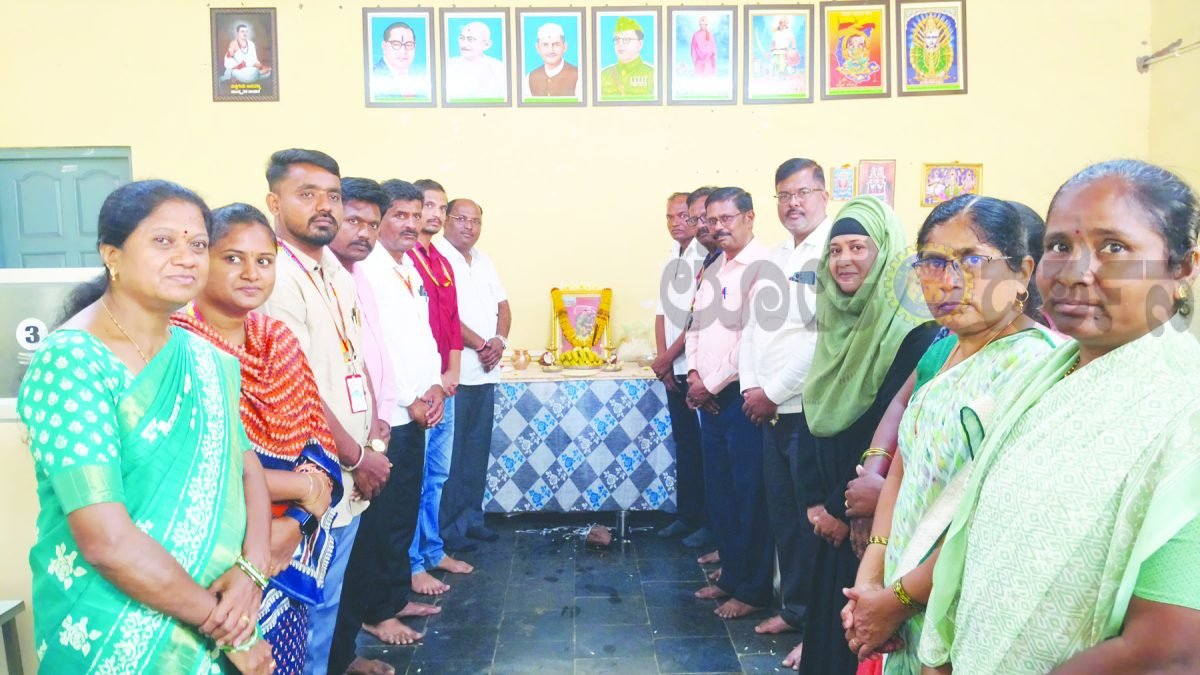 ವಾಲ್ಮೀಕಿ ಜಯಂತಿ ಆಚರಣೆಗೆ ಪೂರ್ವಭಾವಿ ಸಭೆ : ಅದ್ದೂರಿ ವಾಲ್ಮೀಕಿ ಜಯಂತಿ ಆಚರಣೆಗೆ ಸಿದ್ದತೆ