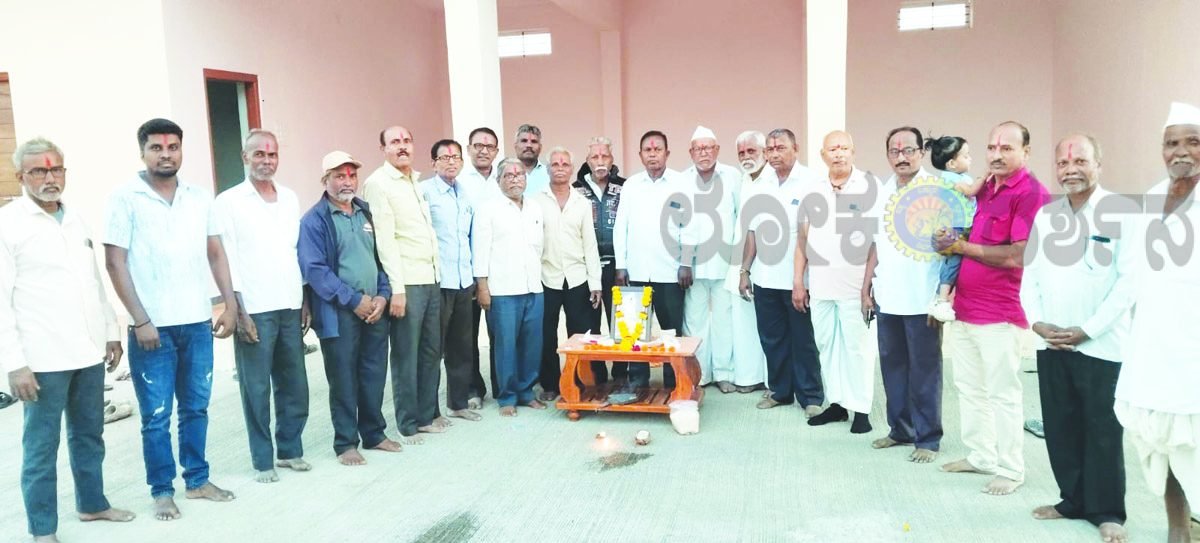 ಉಗಾರ ಬುದ್ರಕ್‌ದಲ್ಲಿ ತಾಲೂಕಾ ತಳವಾರ ಸಮಾಜ ಸೇವಾ ಅಭಿವೃದ್ಧಿ ಸಂಘದ ವತಿಯಿಂದ ವಾಲ್ಮೀಕಿ ಜಯಂತಿ..!!
