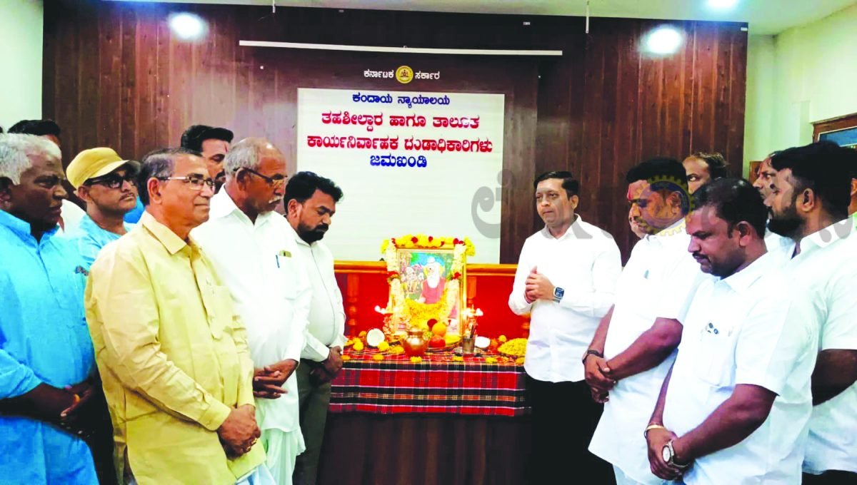 ಎಲ್ಲ ಸಮಾಜದ ಜನರು ಒಗ್ಗಟ್ಟಿನಿಂದ ಮಹರ್ಷಿ ವಾಲ್ಮೀಕಿ ಜಯಂತಿ ಆಚರಿಸಬೇಕು: ಮಾಜಿ ಶಾಸಕ ಆನಂದ ನ್ಯಾಮಗೌಡ