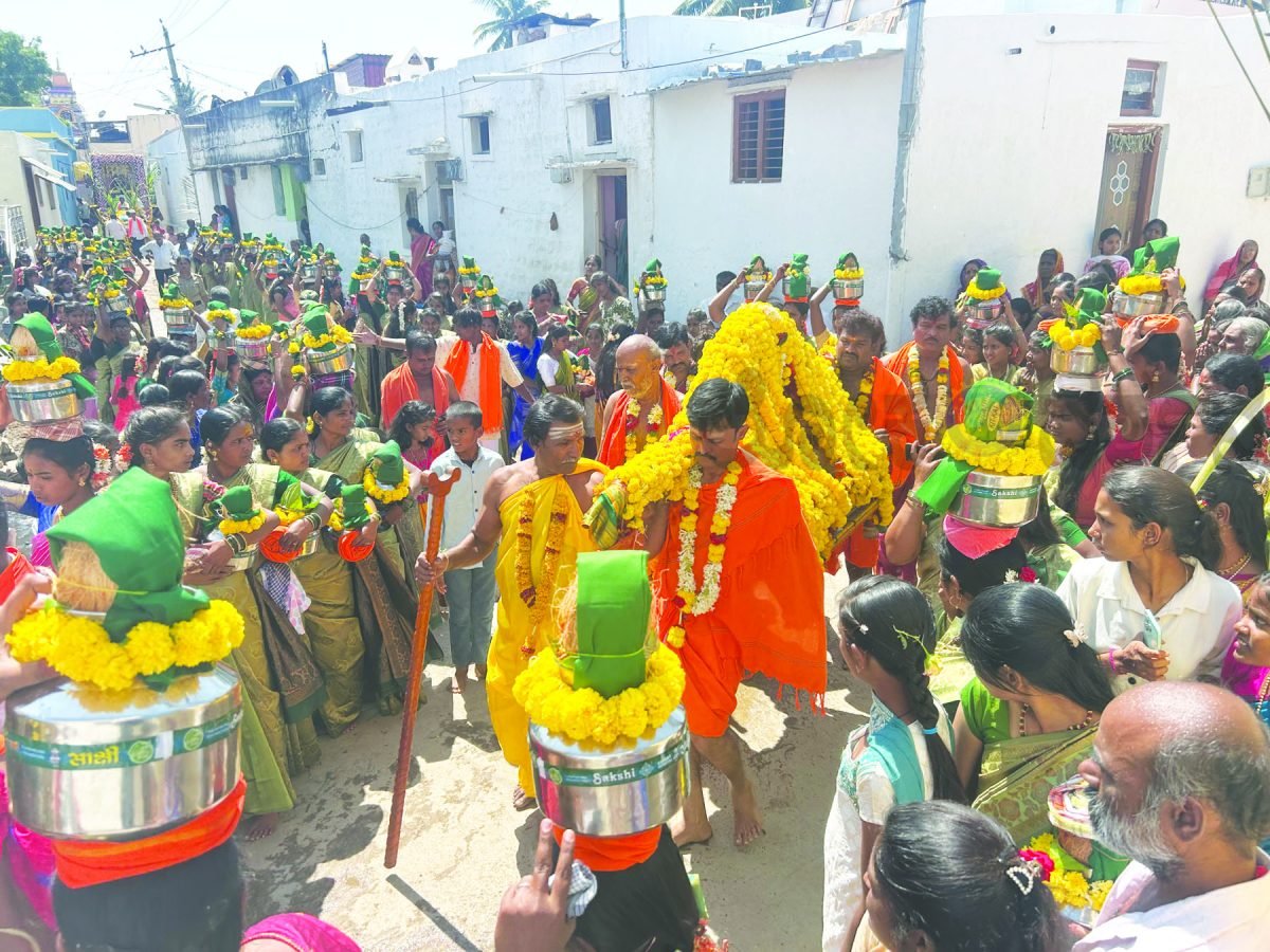 ಶ್ರೀ ವಿಜಯ ದುರ್ಗಾದೇವಿ ಜಾತ್ರೆ: ಭವ್ಯ ಮೆರವಣಿಗೆಯಲ್ಲಿ ಭಕ್ತಿಭಾವದ ಸಂಭ್ರಮ