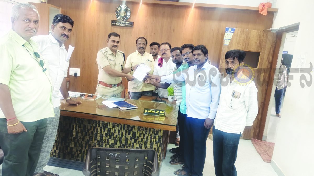 ವರದಿಗಾರರ ಮೇಲೆ ಹಲ್ಲೆ ಖಂಡಿಸಿ ತಹಶಿಲ್ದಾರ,ಡಿವೈಎಸ್ಪಿ ಅವರಿಗೆ ಕಾನಿಪದಿಂದ ಮನವಿ