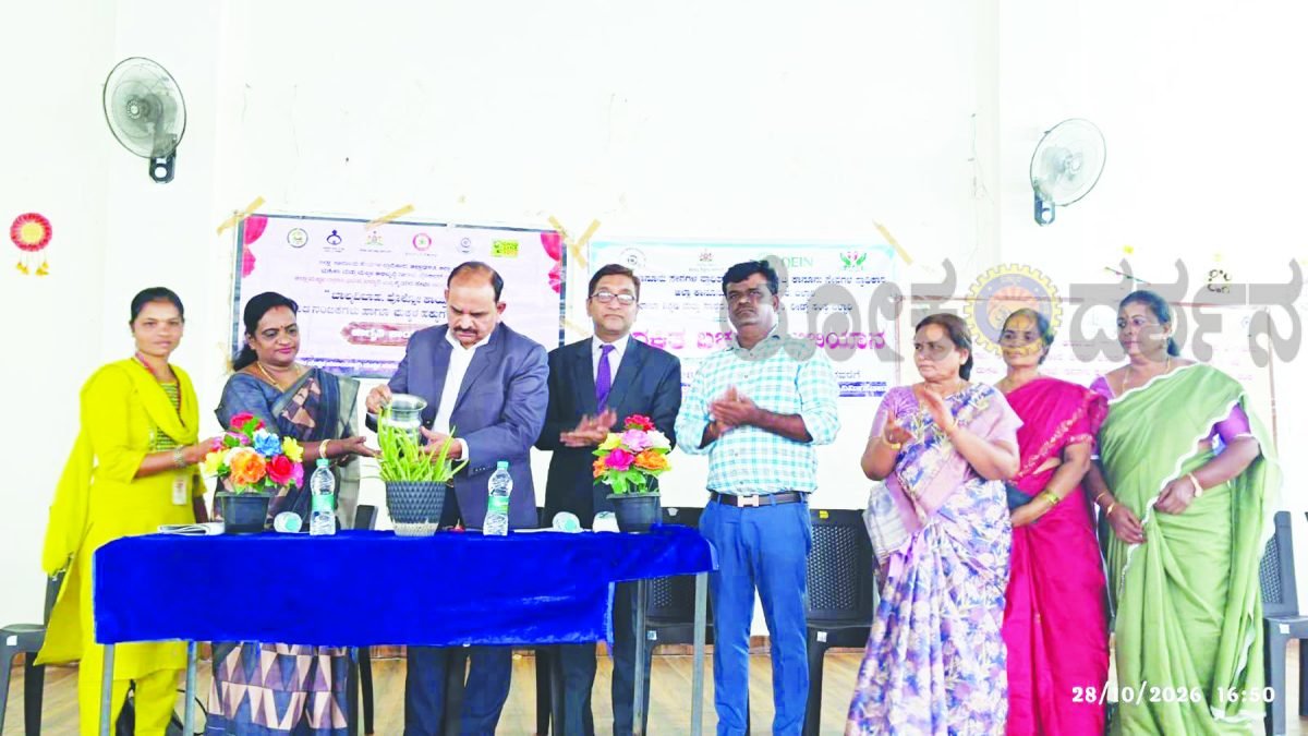 ಮೋಕಾದಲ್ಲಿ ‘ಸುರಕ್ಷಿತ ಬಾಲ್ಯ ಅಭಿಯಾನ’ದಡಿ ಮಕ್ಕಳಿಗೆ ಜಾಗೃತಿ ಕಾರ್ಯಕ್ರಮಮಕ್ಕಳ ಮೇಲಿನ ದೌರ್ಜನ್ಯ ತಡೆ ಎಲ್ಲರ ಕರ್ತವ್ಯ: ಜಿಲ್ಲಾ ನ್ಯಾಯಾಧೀಶ ಸಿದ್ದಲಿಂಗ ಪ್ರಭು ಕರೆ