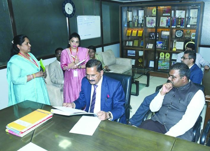 ಉಪಲೋಕಾಯುಕ್ತ ಬಿ.ವೀರಪ್ಪ ಅವರಿಂದ ಬುಡಾ, ಸ್ಮಾರ್ಟ ಸಿಟಿ ಕಚೇರಿಗೆ ಭೇಟಿ ಪರಿಶೀಲನೆ