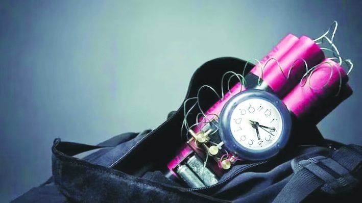 ಬೆಂಗಳೂರಿನಲ್ಲಿ ಬಾಂಬ್ ಸದೃಶ ವಸ್ತುವಿನಿಂದ ಆತಂಕ; ದುಷ್ಕರ್ಮಿಗಳ ಪತ್ತೆಗೆ ಪೊಲೀಸರಿಂದ ತನಿಖೆ