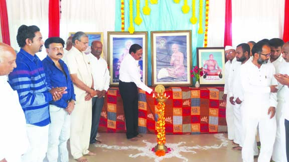 ವ್ಯಕ್ತಿಯ ಭಾವನೆಗಳನ್ನು ಮತ್ತೊಬ್ಬ ವ್ಯಕ್ತಿಗೆ ಅಳವಡಿಸಲು ಸಾಧ್ಯವಿಲ್ಲ