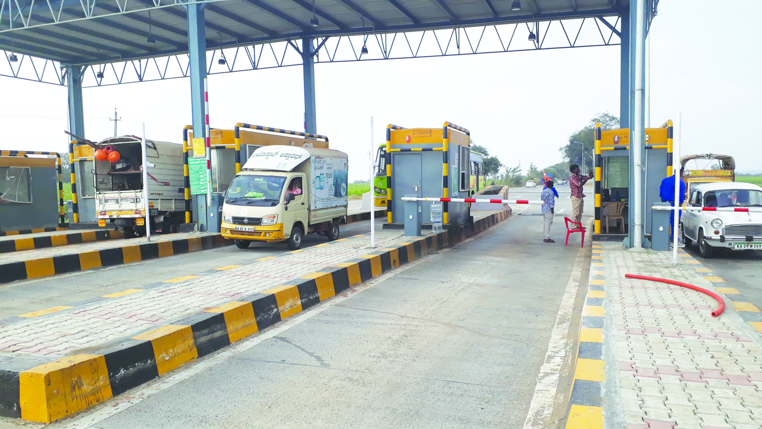 ಜನಸಾಮಾನ್ಯರಿಗೆ ಹೊರೆಯಾದ ಟೋಲ್ ಶುಲ್ಕ