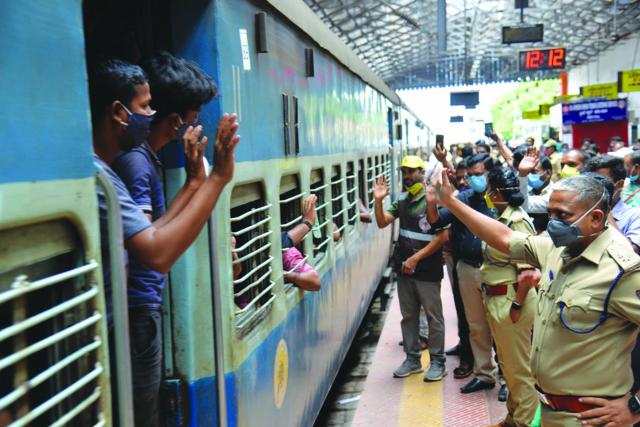 ಶ್ರಮಿಕ ರೈಲಿನ ಮೂಲಕ ಪಶ್ಚಿಮ ಬಂಗಾಳದತ್ತ 1318 ವಲಸಿಗರು ಪಯಣ