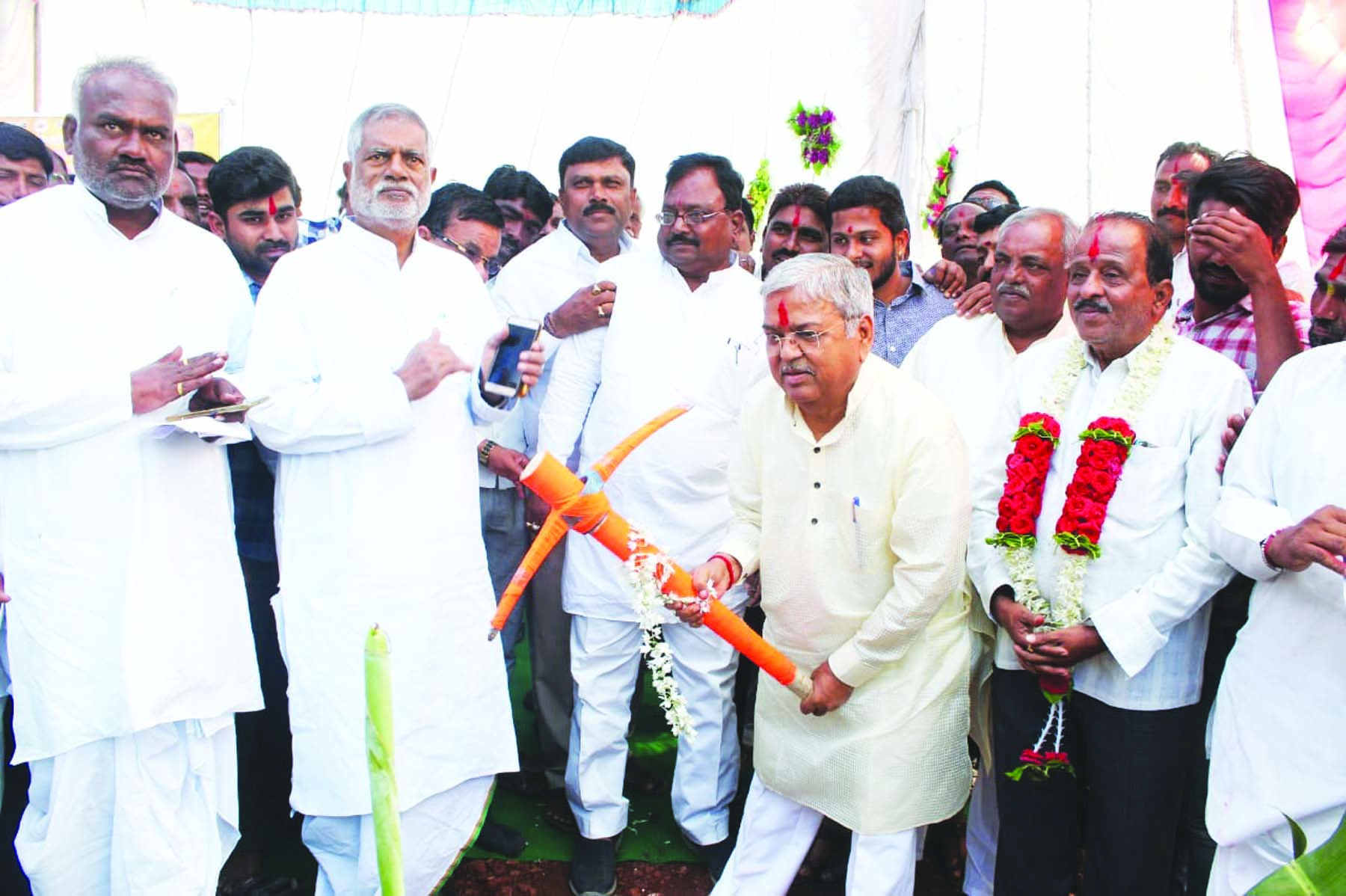 ಮುಧೋಳ ಬೈಪಾಸ್ ರಸ್ತೆ ಕಾಮಗಾರಿಗೆ ಡಿಸಿಎಂ ಕಾರಜೋಳ ಚಾಲನೆ