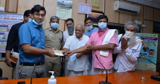 ಜಯಂತಿ ಆಚರಣೆಯ ಹಣವನ್ನು ಪರಿಹಾರ ನಿಧಿಗೆ ದೇಣಿಗೆ