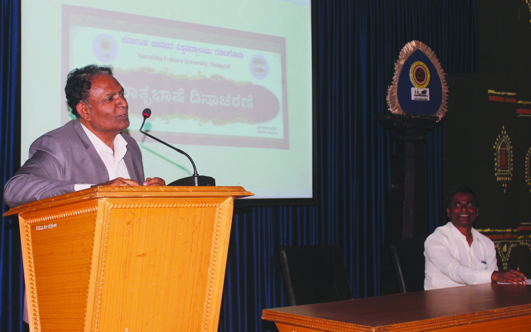 ಮಾತೃಭಾಷೆ ಸಂಸ್ಕೃತಿಯ ರೂವಾರಿ: ಕುಲಪತಿ ಪ್ರೊ. ಡಿ.ಬಿ.ನಾಯಕ