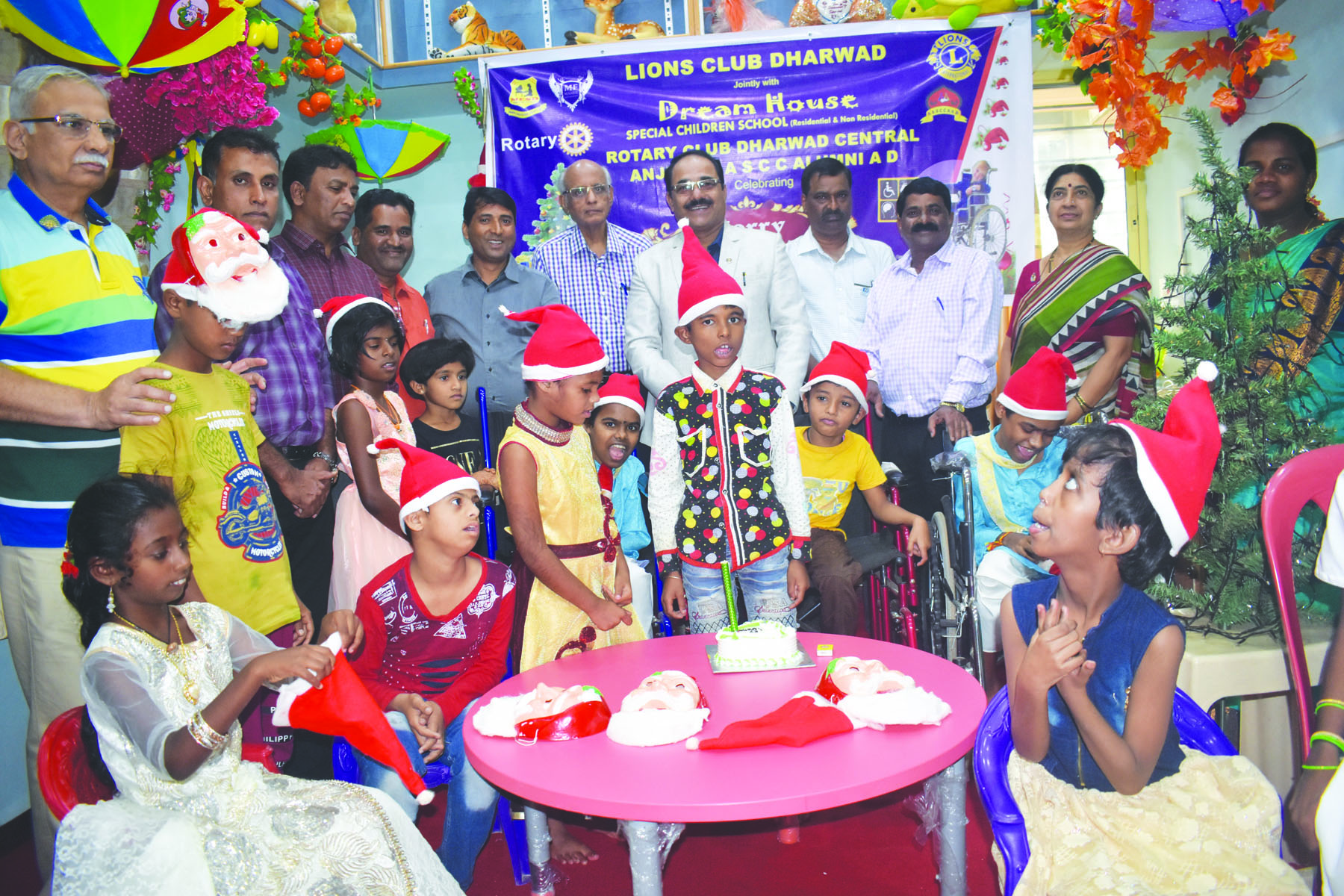 ಸಂಭ್ರಮದಿಂದ ಕ್ರಿಸಮಸ್ ಆಚರಣೆ