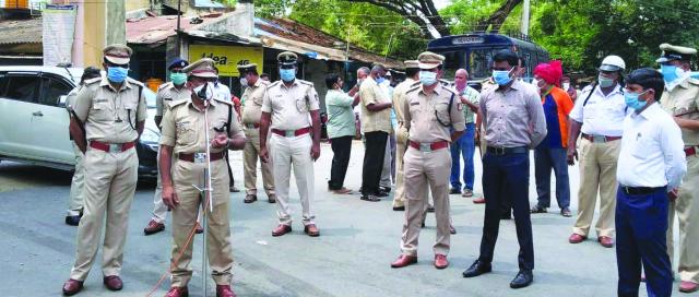 ನಾಗರೀಕರು ಕೊರೊನಾ ಮುಕ್ತವಾಗಬೇಕಾದರೆ ಮನೆಯೊಳಗಡೆ ಇರಬೇಕು