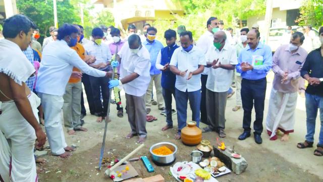 ರಾಮಯ್ಯ ಕಾಲೋನಿಯಲ್ಲಿನ ಸಿ.ಸಿ ರಸ್ತೆ ಕಾಮಗಾರಿಗೆ ಚಾಲನೆ