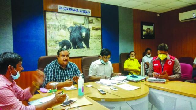 ನಿರಾಶ್ರಿತ ಕೇಂದ್ರಗಳಲ್ಲಿರುವ ಜನರಿಗೆ ಕೌನ್ಸೆಲಿಂಗ್ ಮೂಲಕ ಮನೋಸ್ಥೈರ್ಯ ತುಂಬಿ