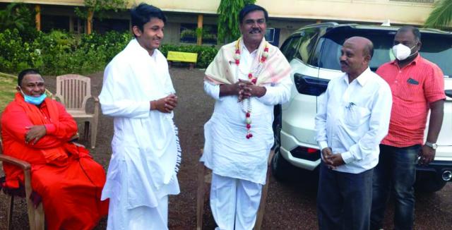 ಶಾಸಕ ನಡಹಳ್ಳಿಯ ದಾಸೋಹ ಕಾರ್ಯಕ್ಕೆ ಶ್ರೀಗಳ ಮೆಚ್ಚುಗೆ