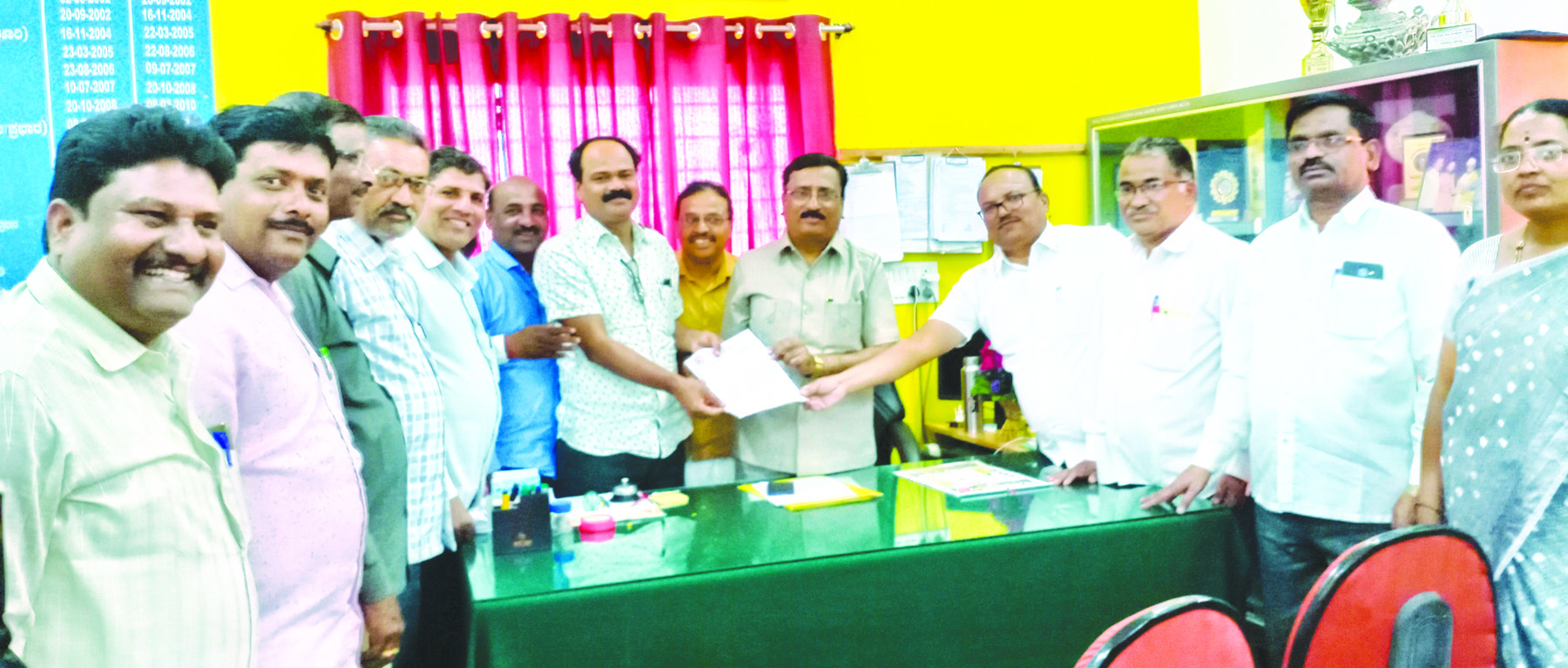 ಶಿಕ್ಷಕರ ವಿವಿಧ ಬೇಡಿಕೆಗಳಿಗೆ ಒತ್ತಾಯಿಸಿ ಮನವಿ