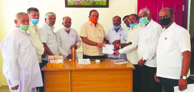 ಯಲುಬುರ್ಗಾ: ಕಲ್ಲಭಾವಿ ಕೆರೆ ಅಭಿವೃದ್ಧಿಗೆ ಮರಕಟ್ ಗ್ರಾಮಸ್ಥರಿಂದ ದೇಣಿಗೆ: ಸೇವಾ ಸಮಿತಿ ಅದ್ಯಕ್ಷ ರಾಚಪ್ಪ  ಹೇಳಿಕೆ 