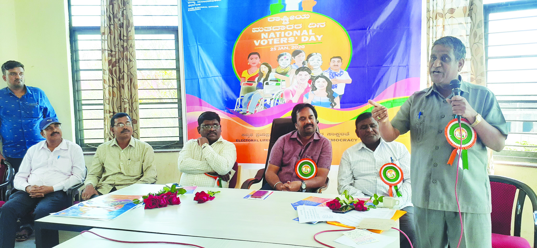 ಪ್ರತಿಯೊಬ್ಬರೂ ಮತದಾನ ಮಾಡಬೇಕು: ಪ್ರೊ. ಮುನ್ಯಾಳ