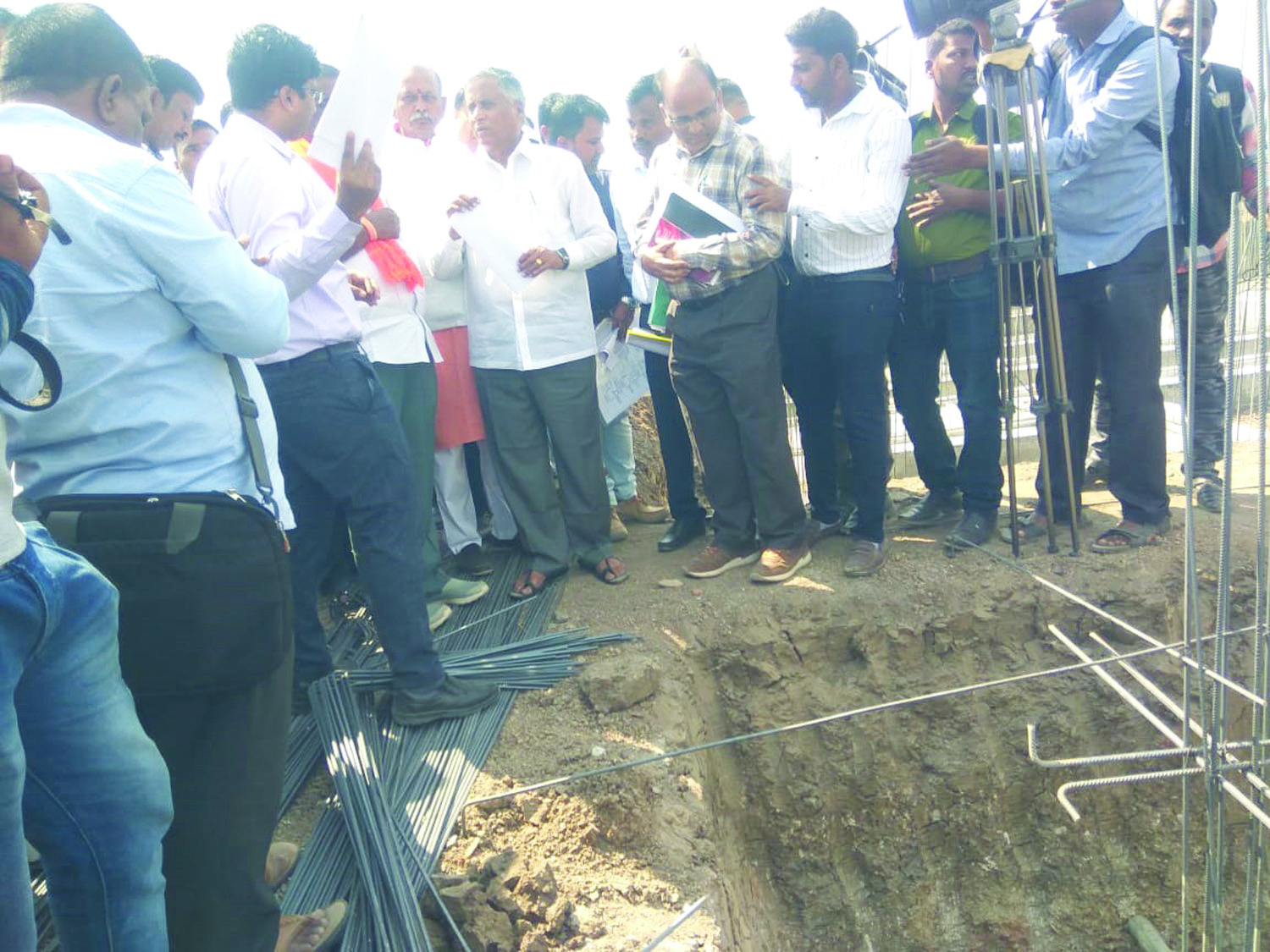 ಬಳ್ಳಾರಿ: 10ಲಕ್ಷ ಮನೆ ನಿರ್ಮಾಣದ ಗುರಿ ಸಚಿವ ಸೋಮಣ್ಣ ಹೇಳಿಕೆ 