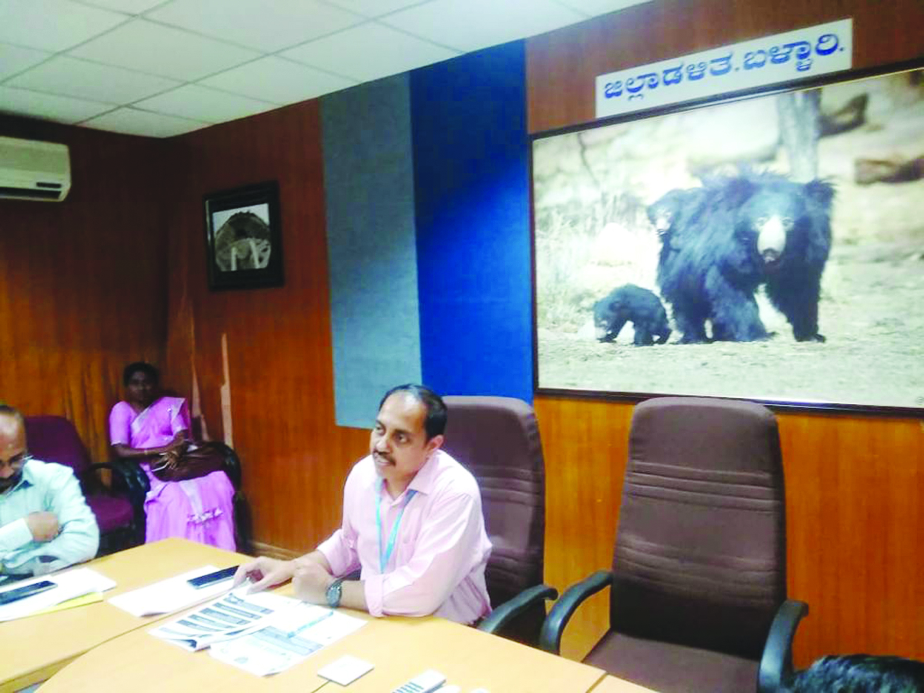 ಬೇರೆ ಜಿಲ್ಲೆ, ವಿದೇಶದಿಂದ ಗ್ರಾಮಗಳಿಗೆ ಬಂದಿರುವ ಜನರ ಮಾಹಿತಿ ನೀಡಿ