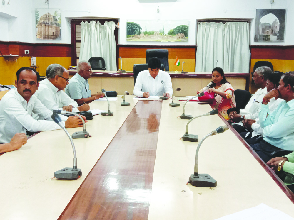 ಮಡಿವಾಳ ಮಾಚಿದೇವ, ಸಂತ ಸೇವಾಲಾಲ, ಸವಿತಾ ಮಹಷರ್ಿ, ಛತ್ರಪತಿ ಶಿವಾಜಿ, ಸಂತ ಕವಿ ಸರ್ವಜ್ಞ   ಜಯಂತಿಗಳ ಪೂರ್ವಭಾವಿ ಸಭೆ